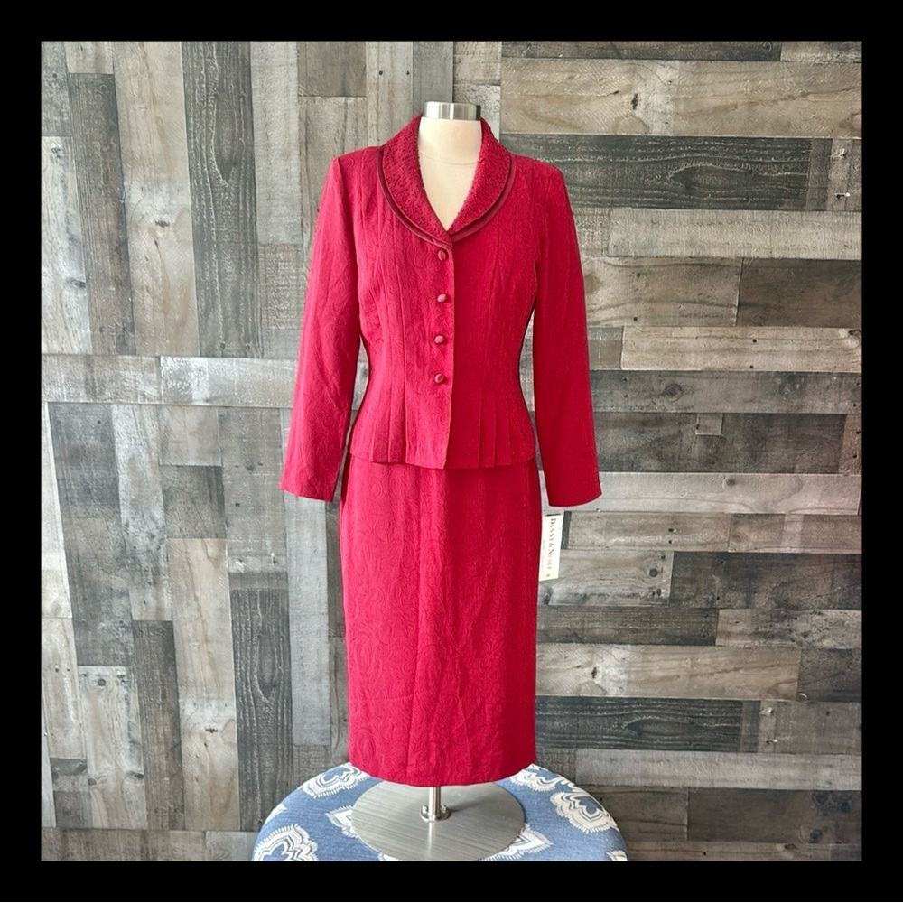 NWT! Danny & Nicole red business suit size 8 petite vintage Y2K floral sequins